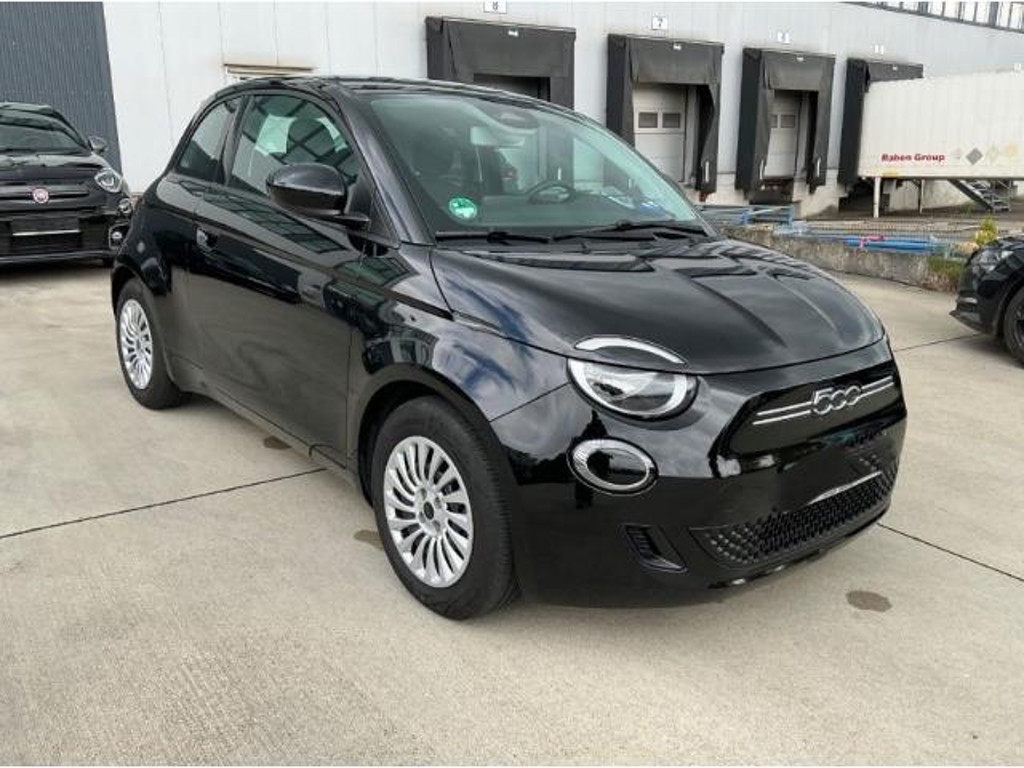 Fiat 500e Action