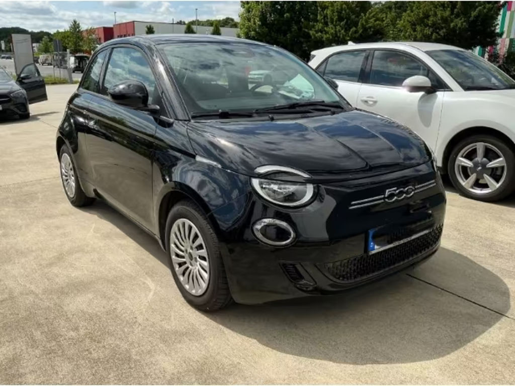 Fiat 500e Action