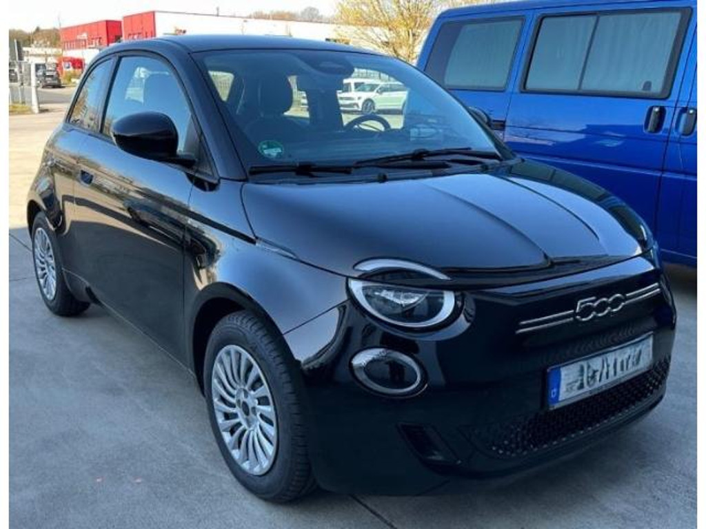 Fiat 500e Action