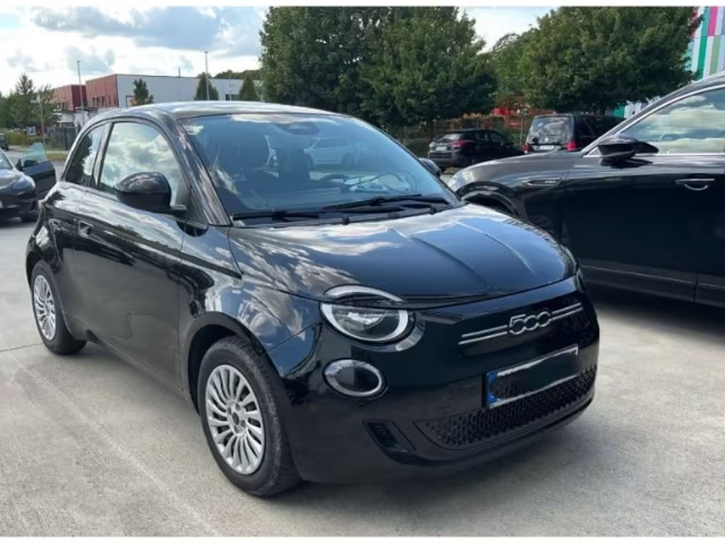 Fiat 500e Action