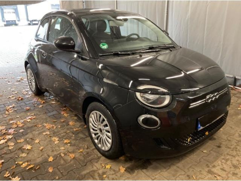 Fiat 500e Action