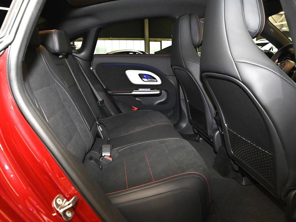 Mercedes-Benz CLA-Klasse CLA 250 AMG Line EQ