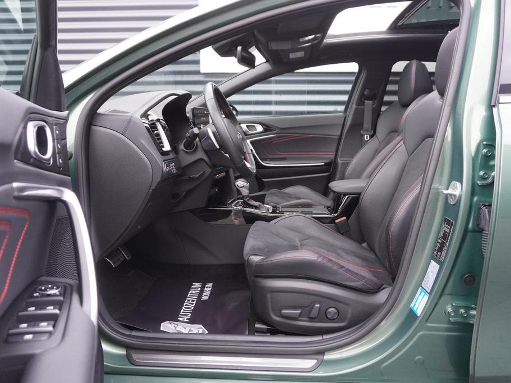 Kia ProCeed