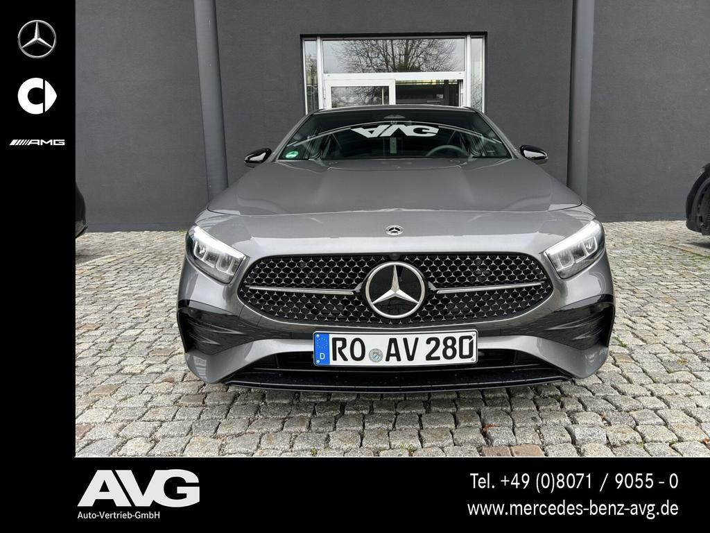 Mercedes-Benz A-Klasse A 180 Special Edition AHK LED Distr Night RF-Kam