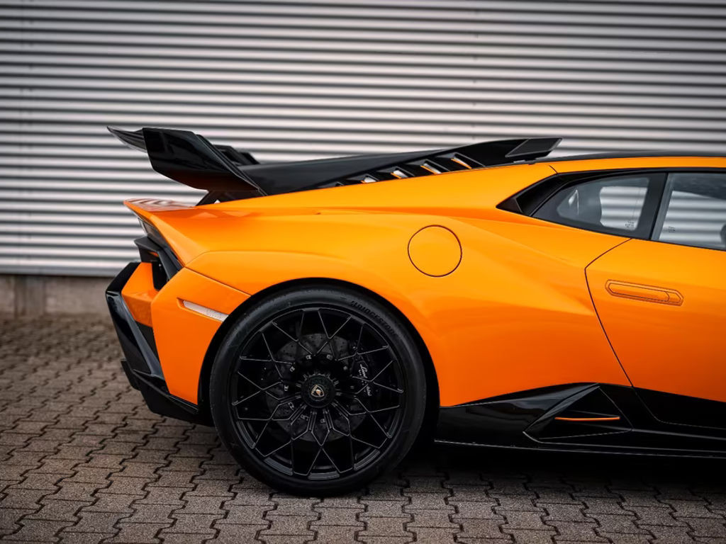 Lamborghini Huracan STO FULL CARBON