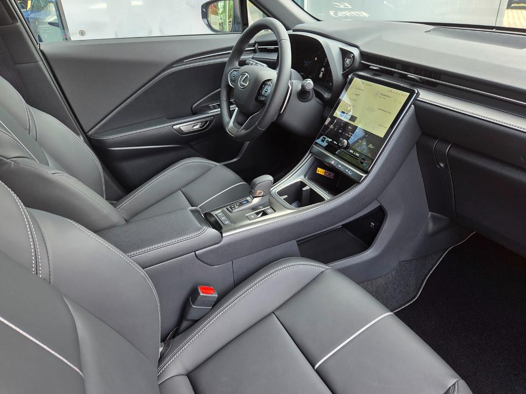 Lexus LBX