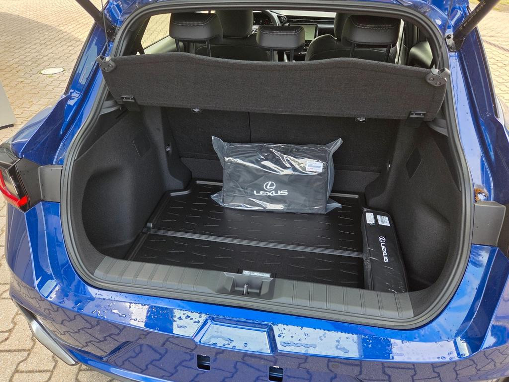 Lexus LBX