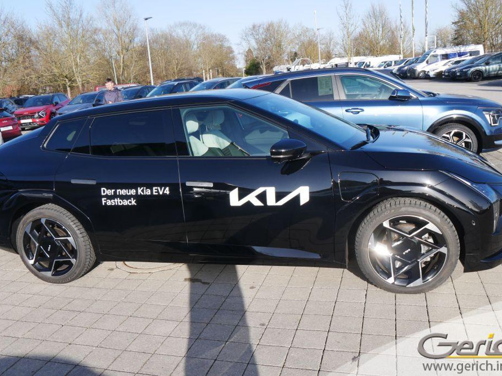 Kia EV4