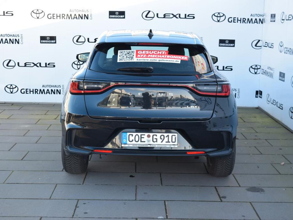 Lexus LBX