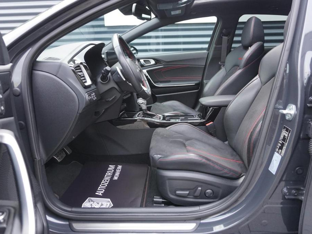 Kia ProCeed