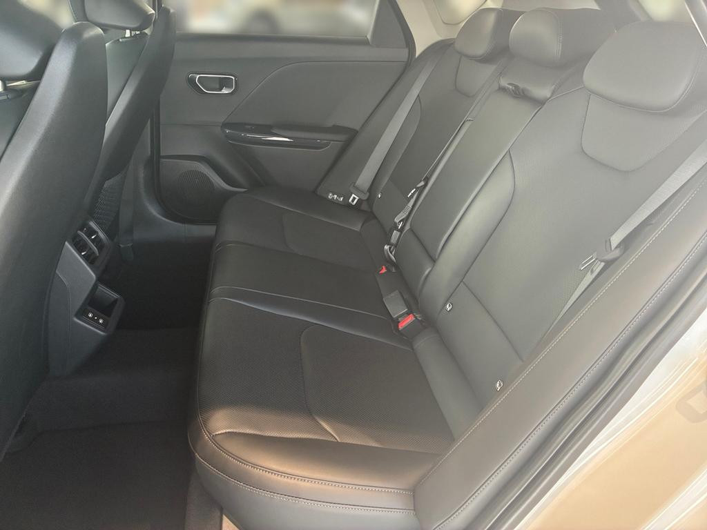 Kia K4