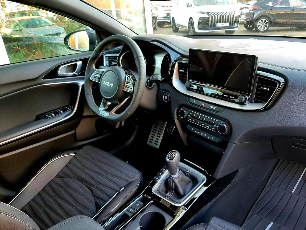 Kia ProCeed