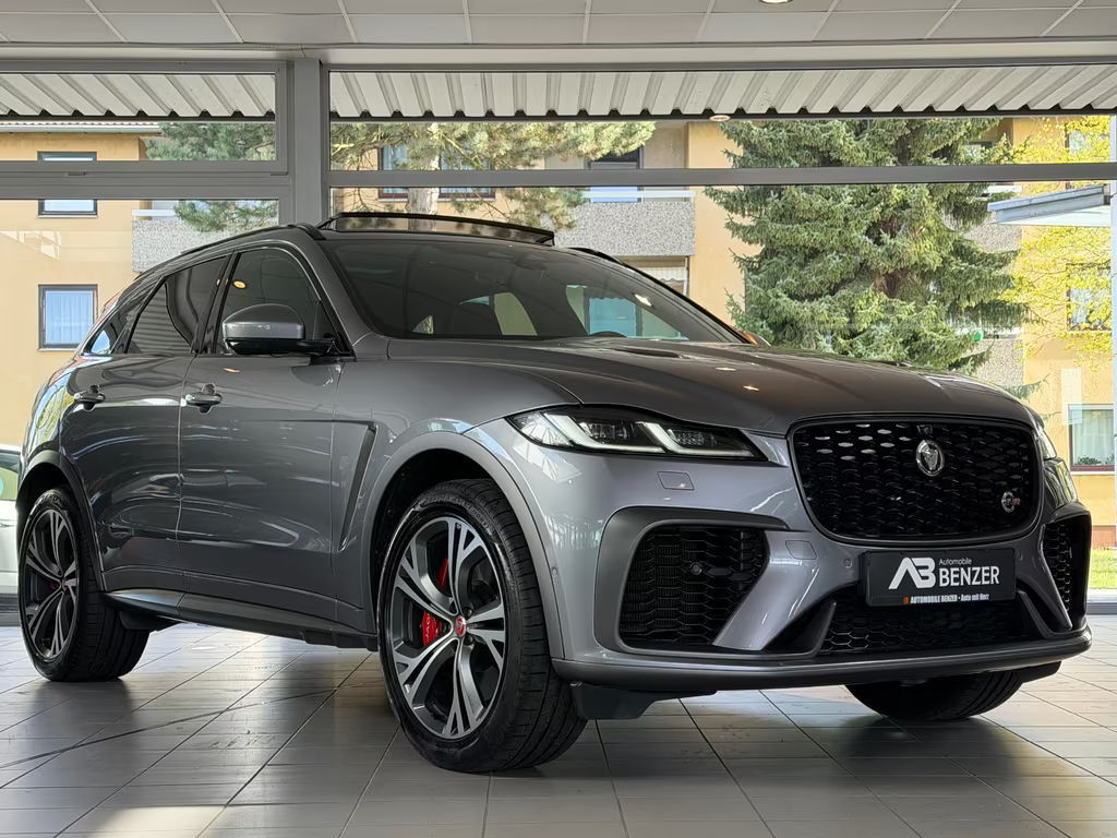 Jaguar F-Pace SVR
