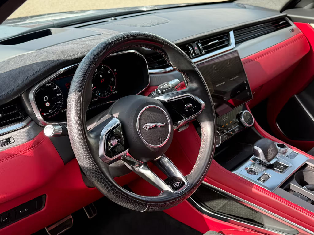 Jaguar F-Pace
