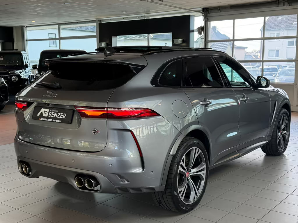 Jaguar F-Pace
