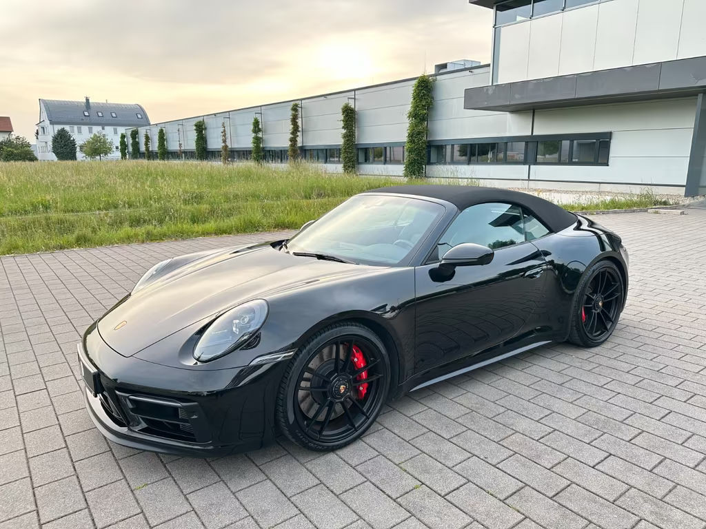 Porsche 911 GTS 4 992 Cabriolet
