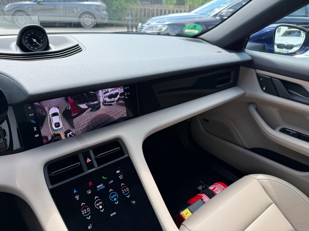 Porsche Taycan