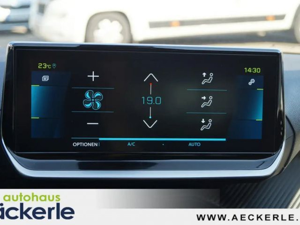 Peugeot e-208