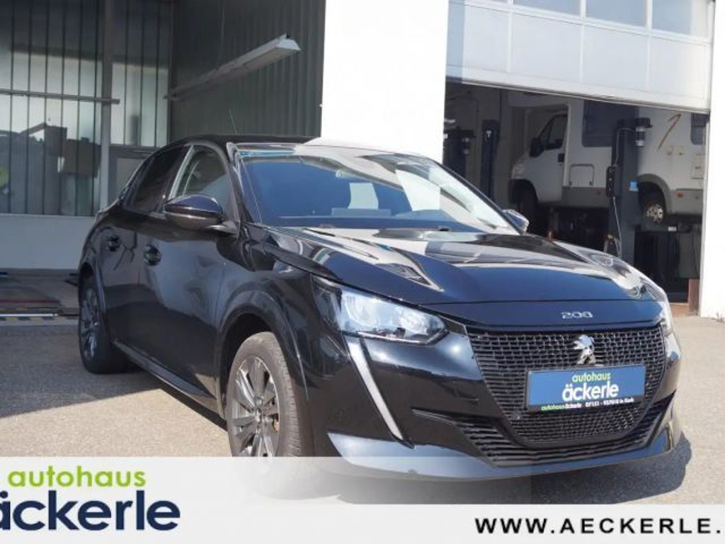 Peugeot e-208