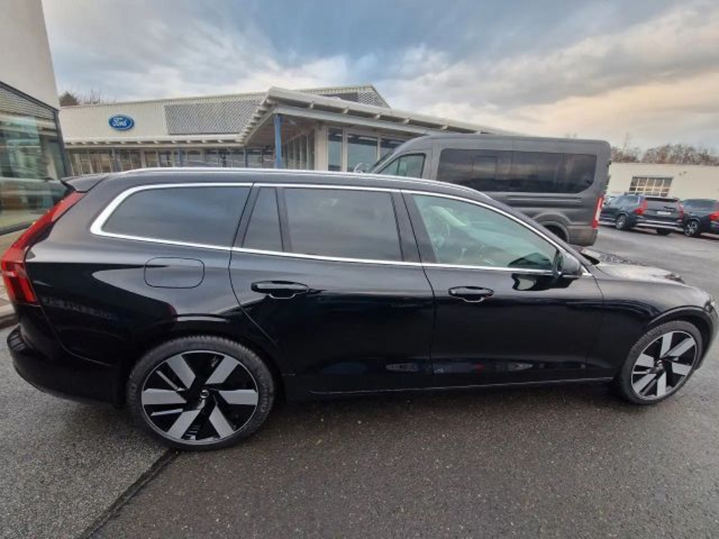 Volvo V60 AWD Hybrid Recharge Plus Bright