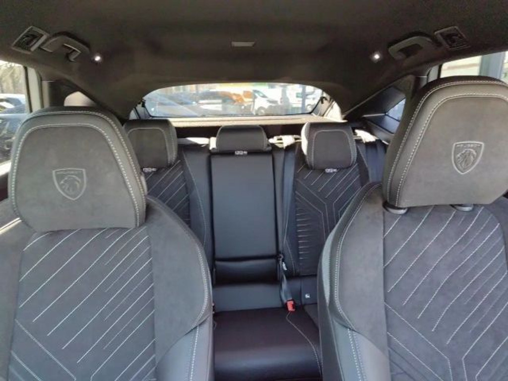 Peugeot E-3008