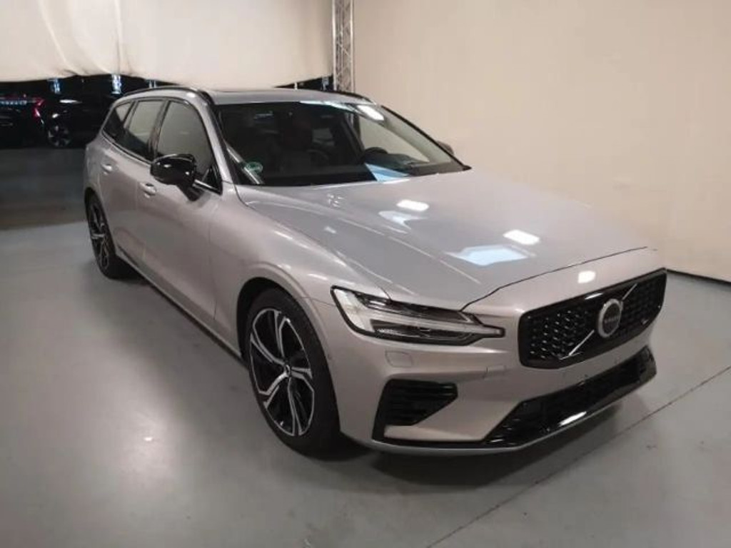 Volvo V60 AWD T8 Hybrid Recharge Dark Ultra