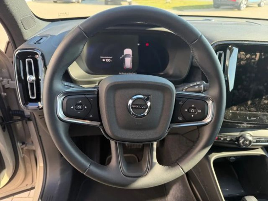 Volvo EX40