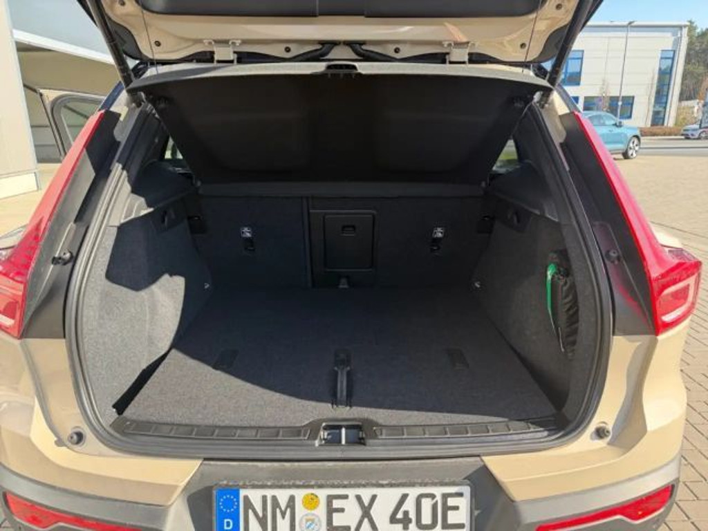 Volvo EX40