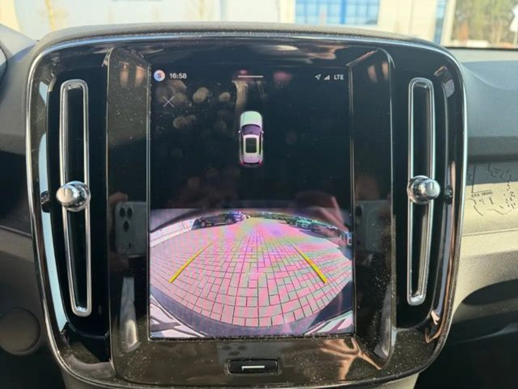 Volvo EX40
