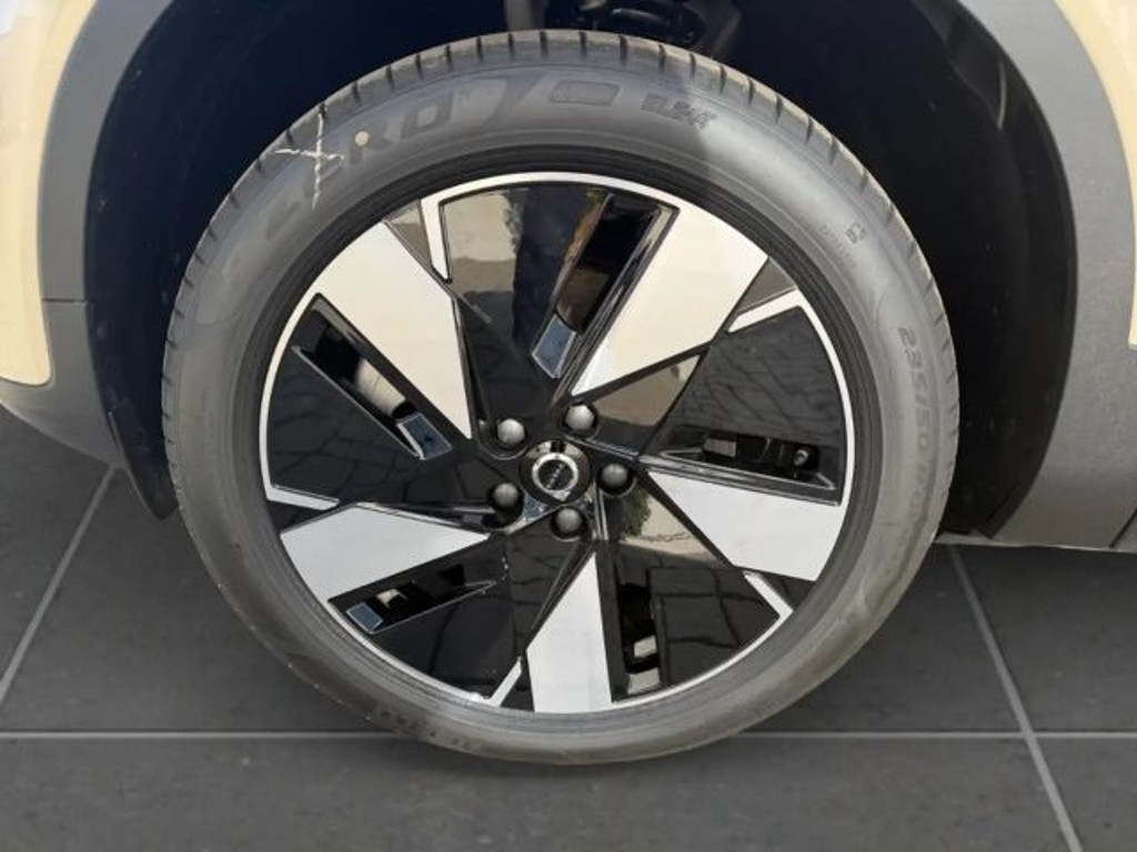 Volvo EX40