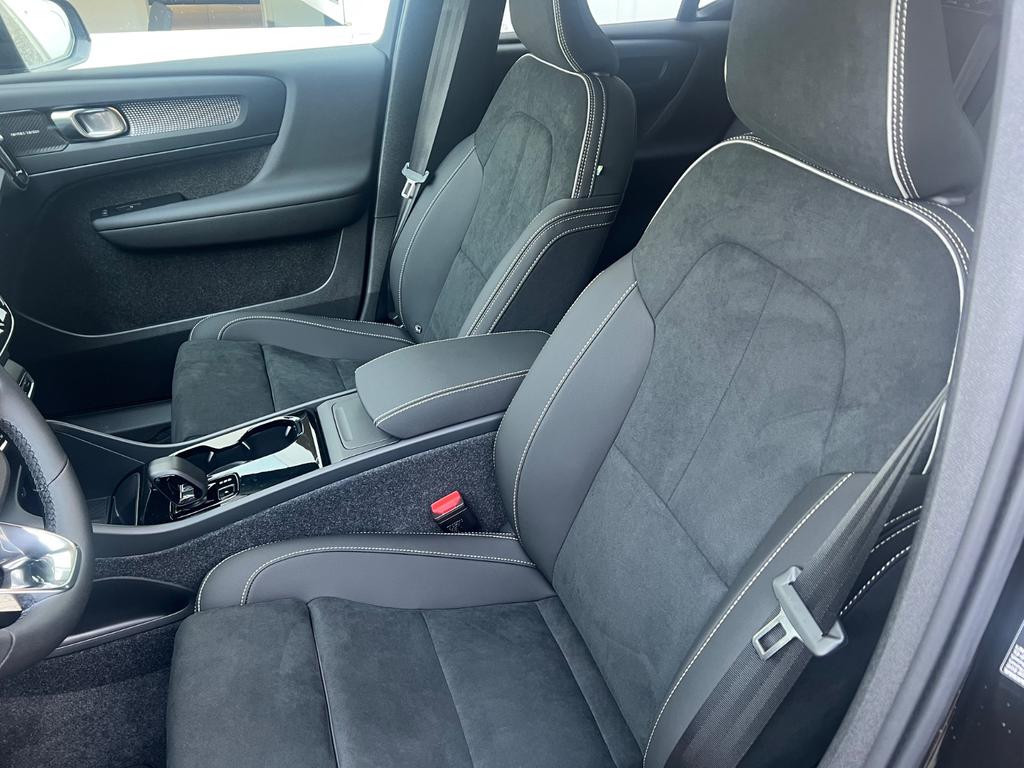 Volvo EX40