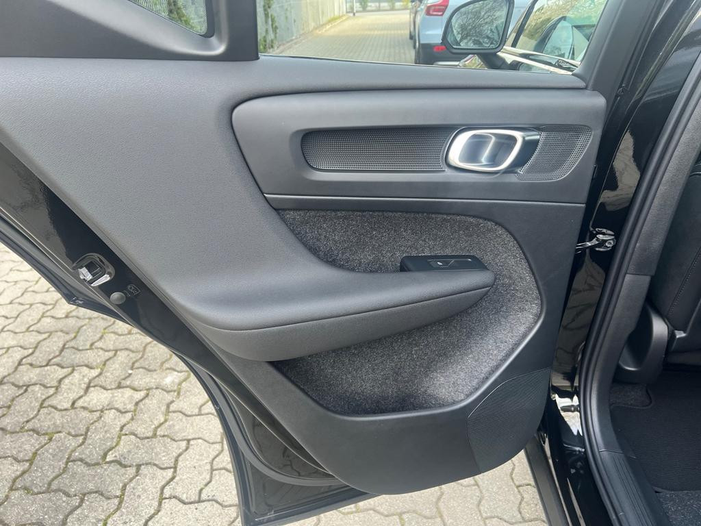 Volvo EX40
