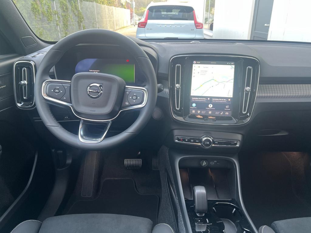 Volvo EX40