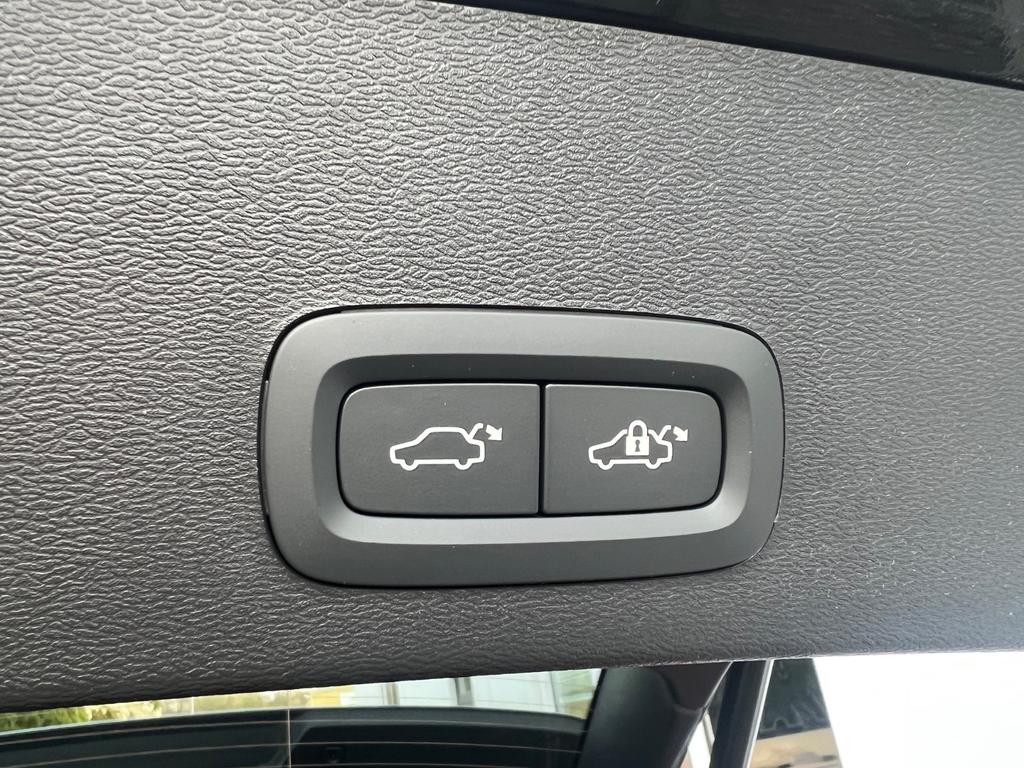 Volvo EX40