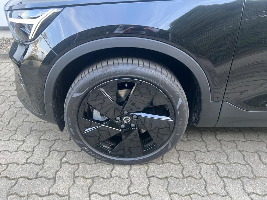 Volvo EX40