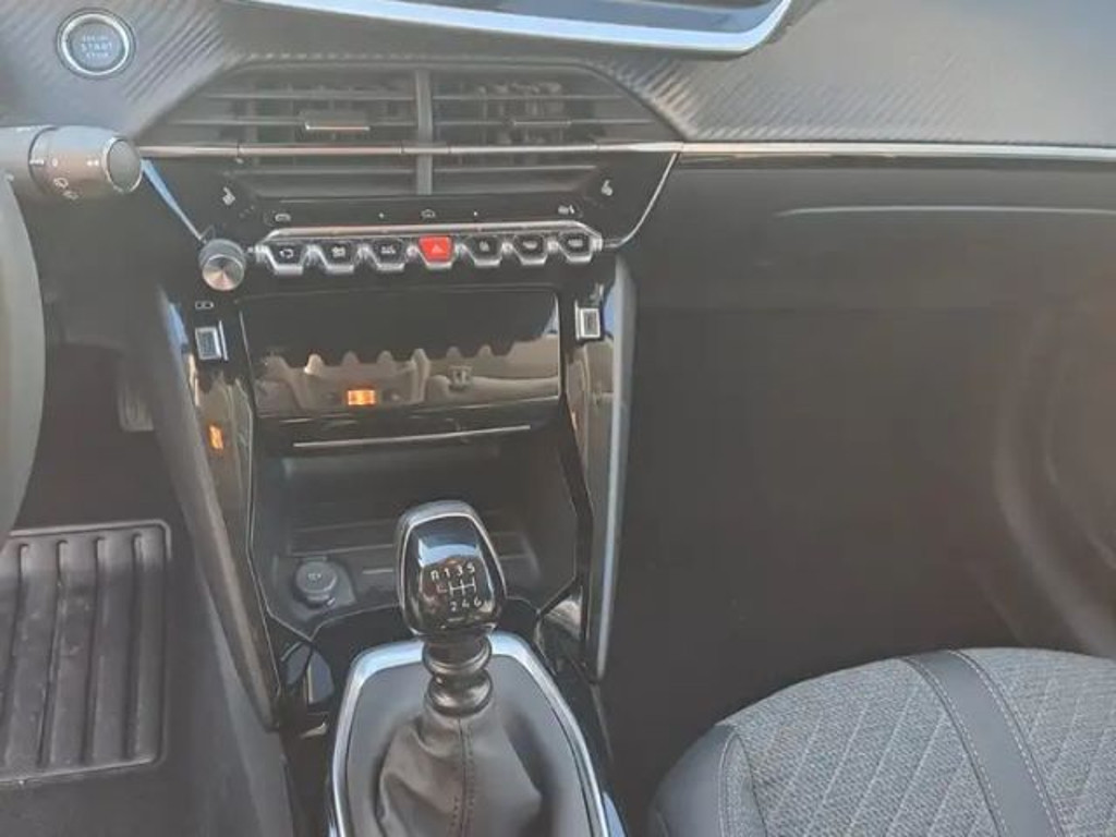 Peugeot e-2008