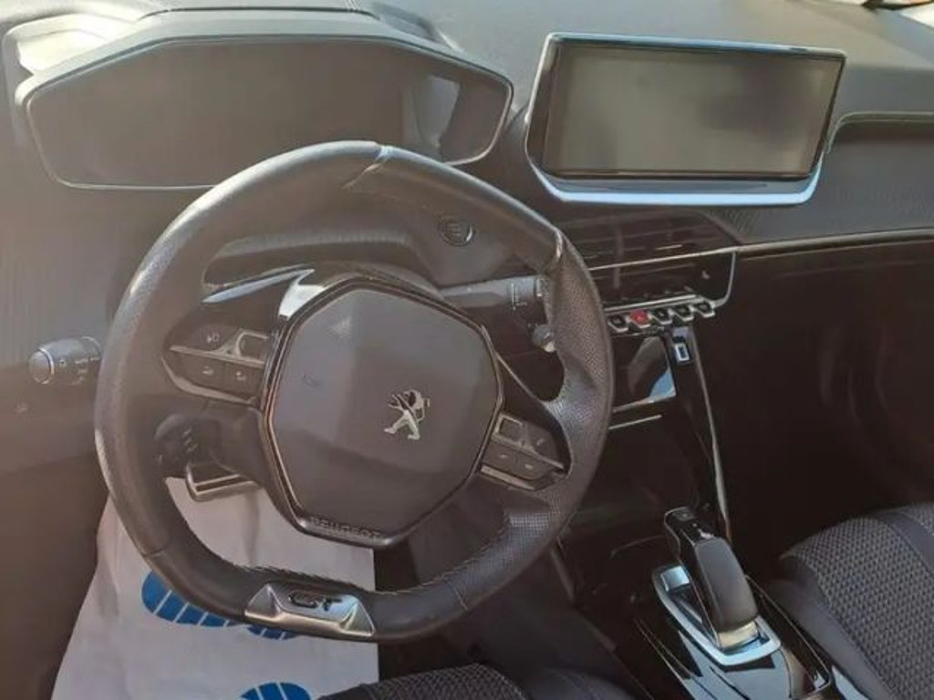Peugeot e-2008
