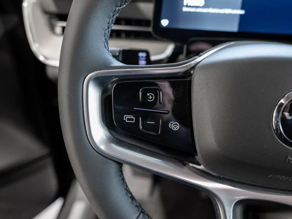 Volvo EX90