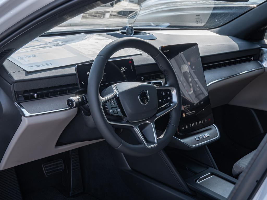 Volvo ES90