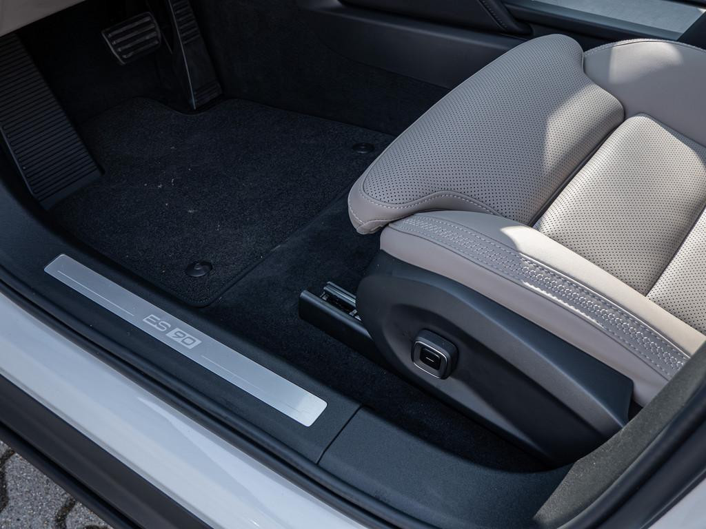 Volvo ES90