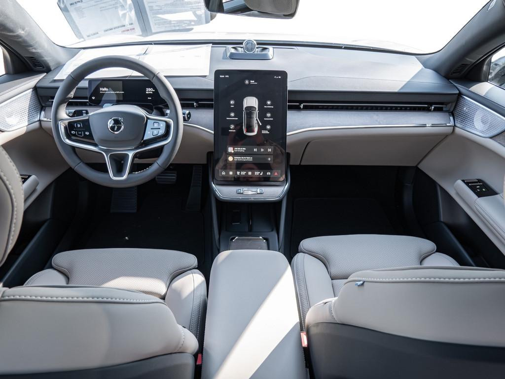 Volvo ES90