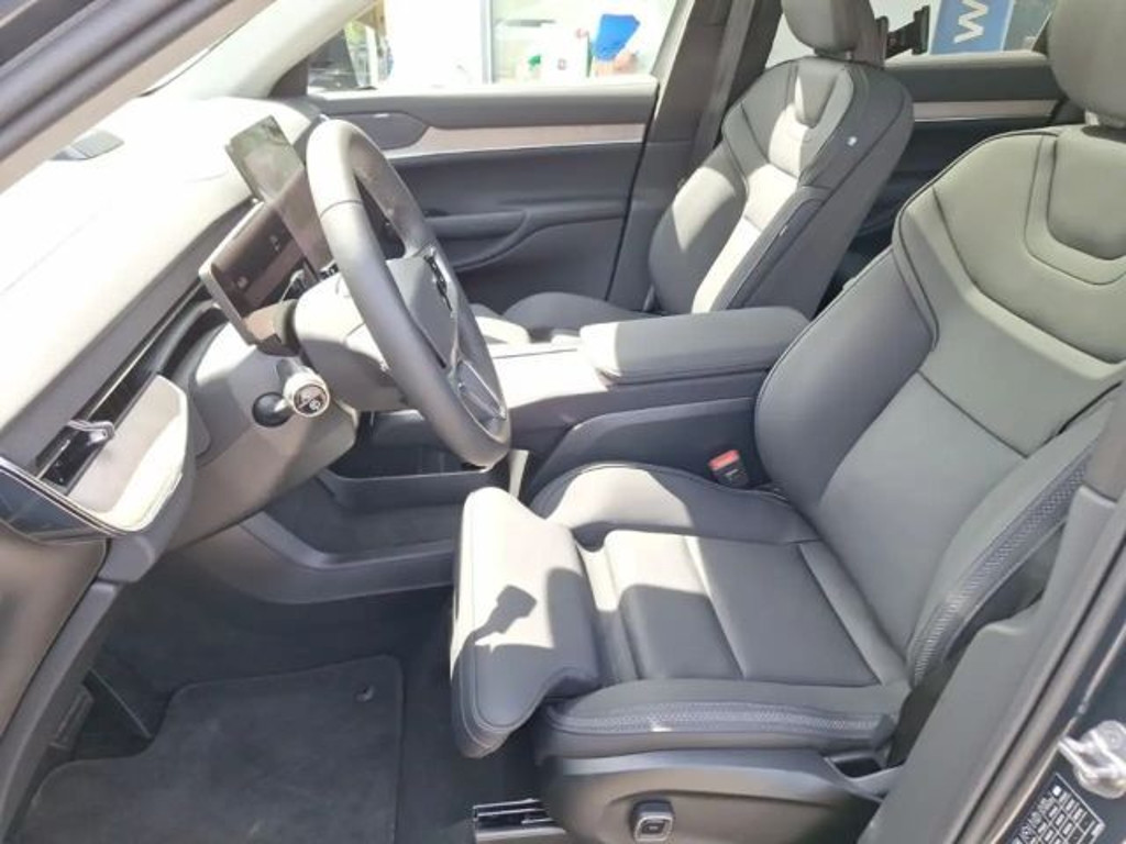 Volvo EX90