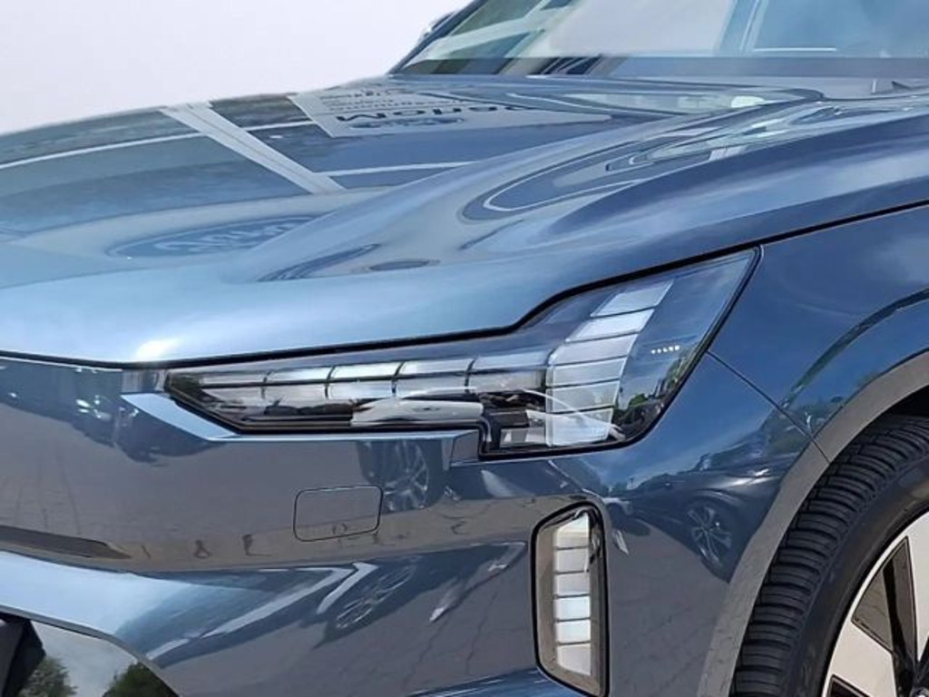 Volvo EX90