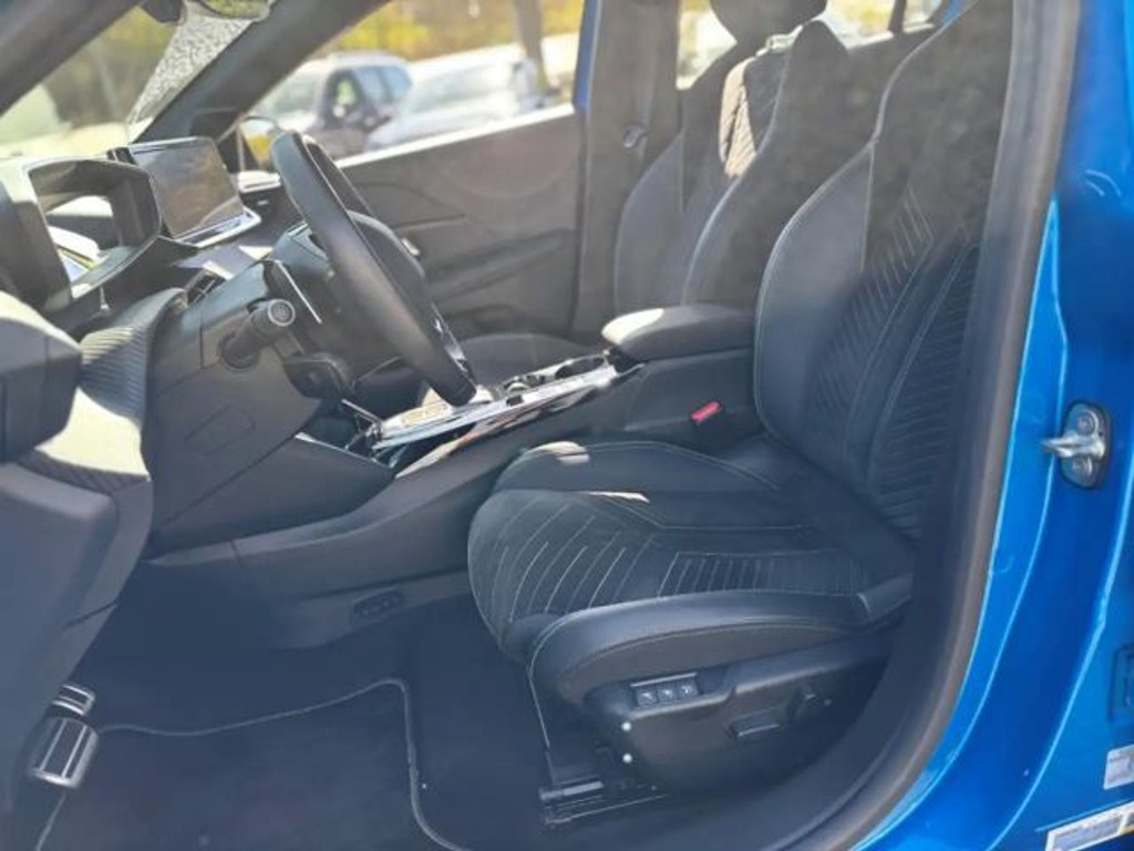 Peugeot e-208