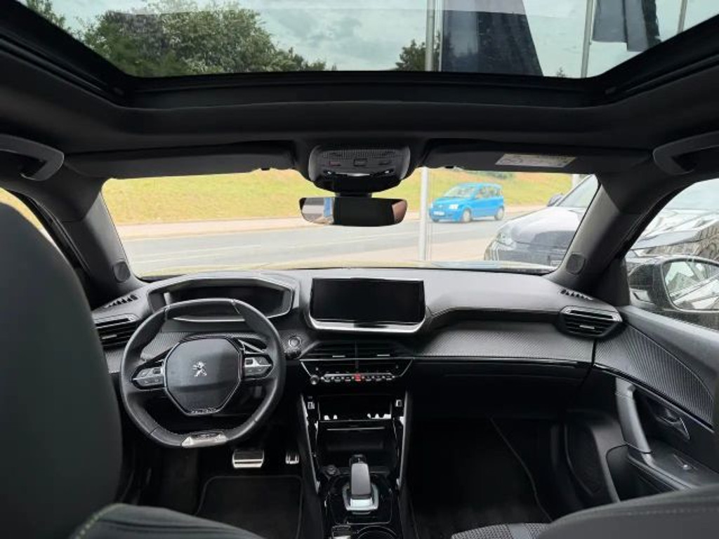 Peugeot e-2008
