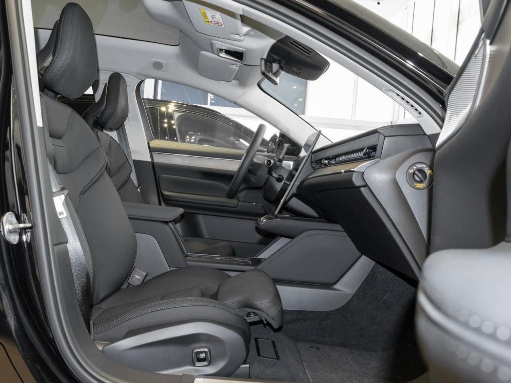 Volvo ES90