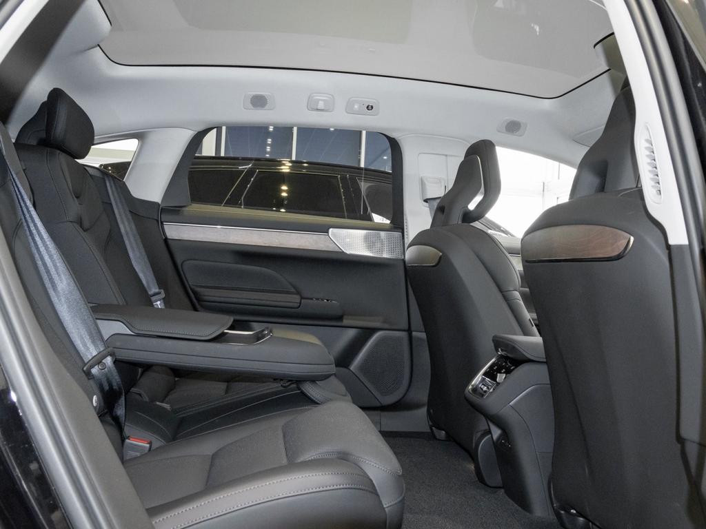 Volvo ES90