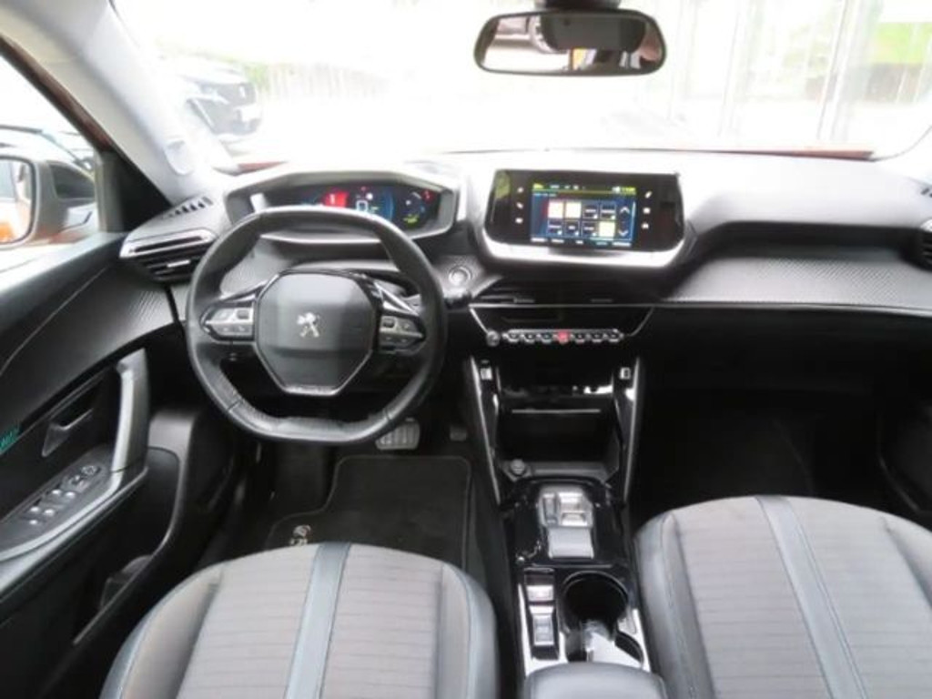 Peugeot e-2008