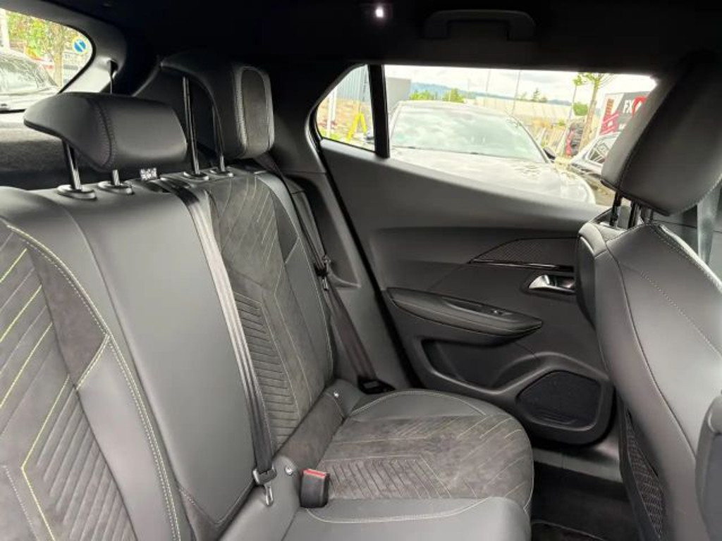 Peugeot e-2008