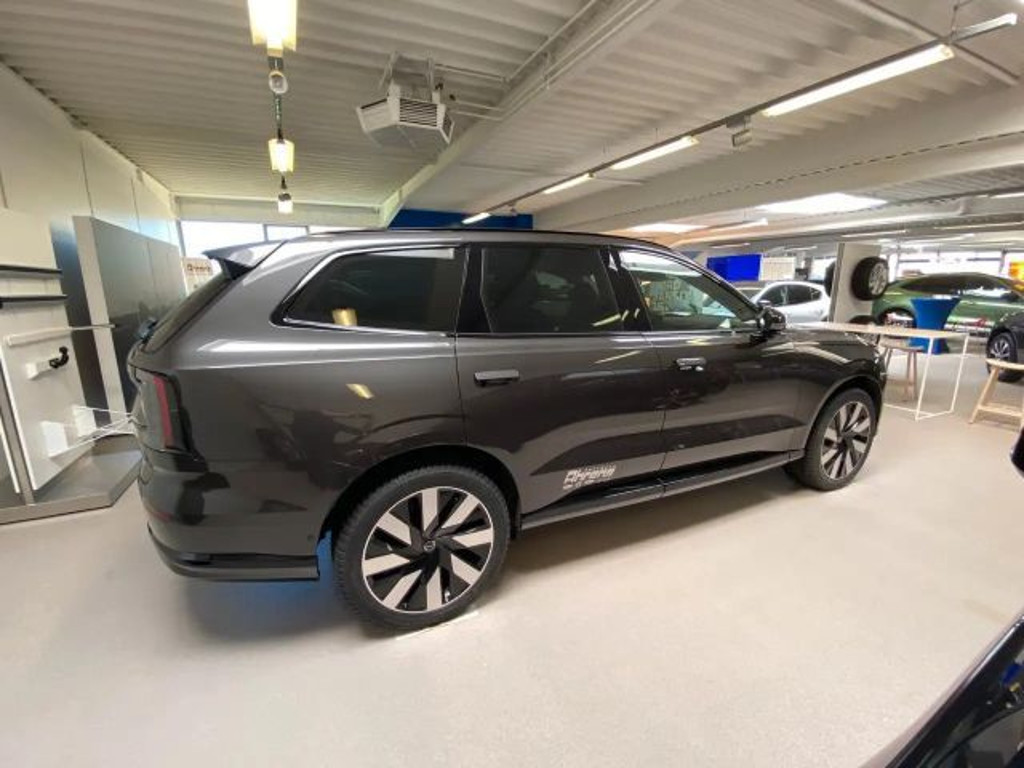 Volvo EX90